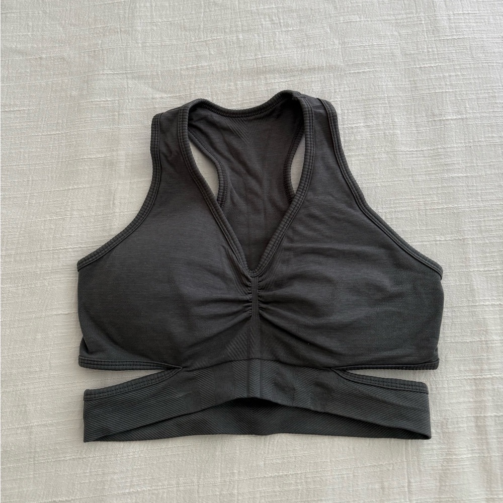 Alphalete Stratus Sports Bra